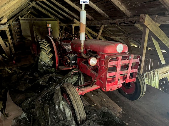 Volvo Terrier 425 2 of 5