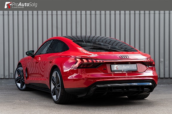 Audi e-tron GT RS 3 of 5