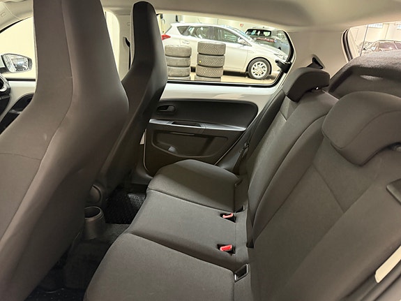 Volkswagen UP! 26 of 30