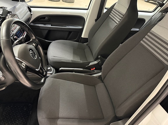 Volkswagen UP! 29 of 30