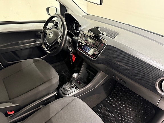 Volkswagen UP! 23 of 30
