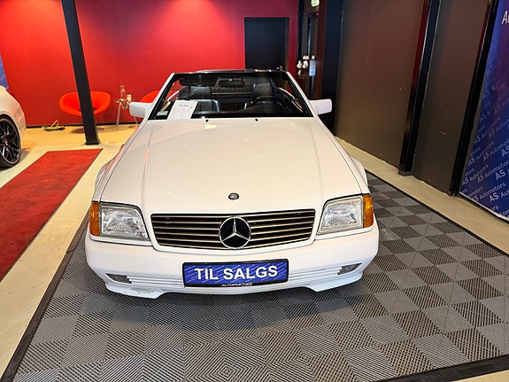 Mercedes-Benz SL 2 of 5