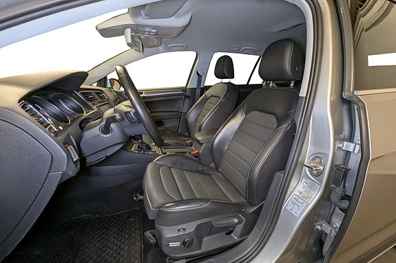 Volkswagen Golf Alltrack 14 of 30