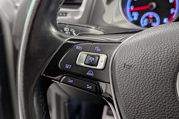 Volkswagen Golf Alltrack 28 of 30