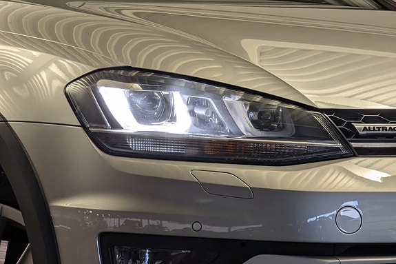 Volkswagen Golf Alltrack 3 of 30