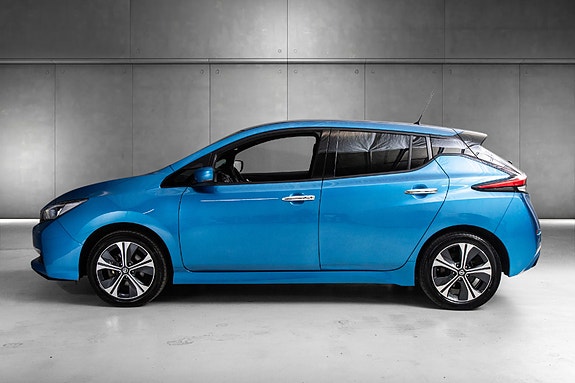 Nissan Leaf 4 of 23