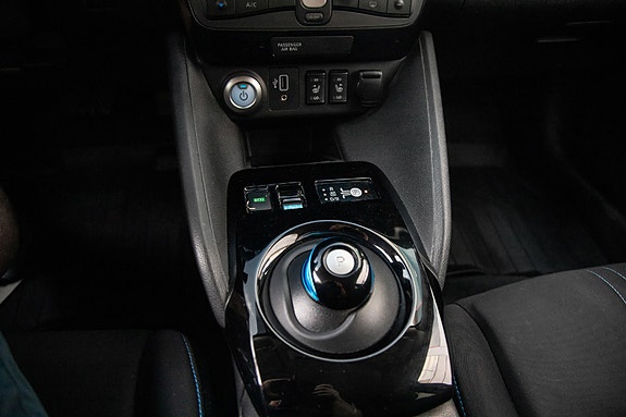 Nissan Leaf 15 of 23