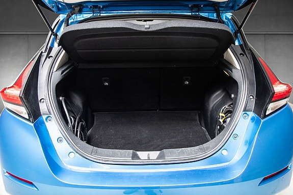 Nissan Leaf 10 of 23