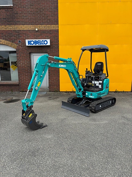 Kobelco SK17SR-3E Canopy 2 of 5