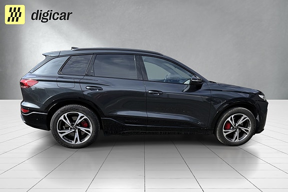 Audi Q6 e-tron 4 of 5