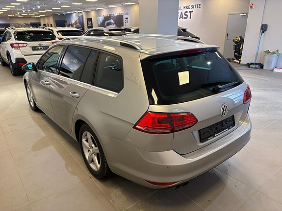 Volkswagen Golf VI 2 of 7