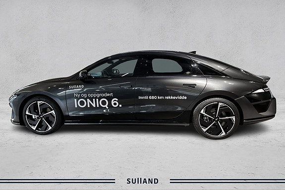 Hyundai Ioniq 6 2 of 5