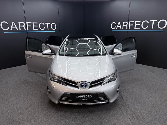 Toyota Auris 5 of 5