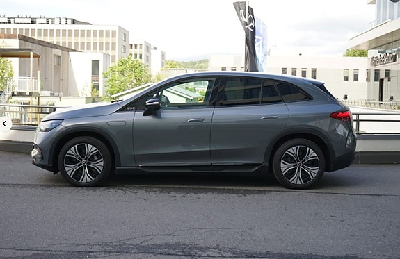 Mercedes-Benz EQE SUV 4 of 5