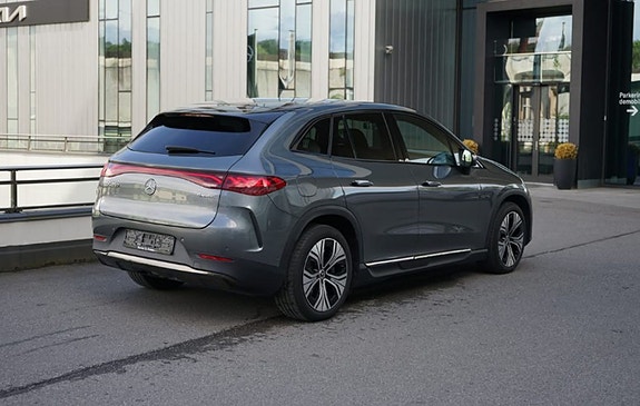 Mercedes-Benz EQE SUV 5 of 5