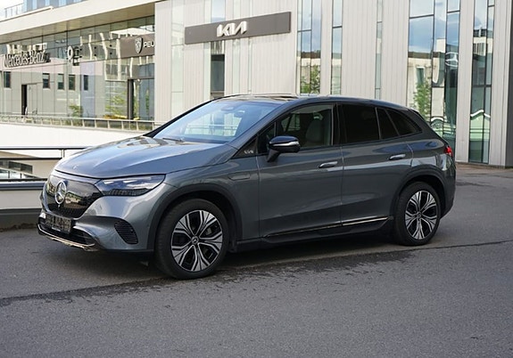 Mercedes-Benz EQE SUV 3 of 5