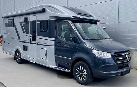 Adria Coral Supreme MB 670 DC // Mercedes 170 HK Automat | ALDE | Premium Helårsbobil 2 of 5
