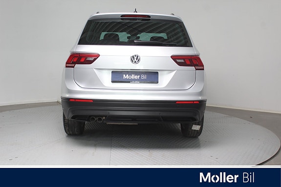 Volkswagen Tiguan 4 of 5