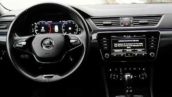 Skoda Superb 16 of 30
