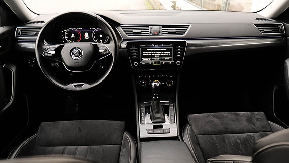 Skoda Superb 15 of 30