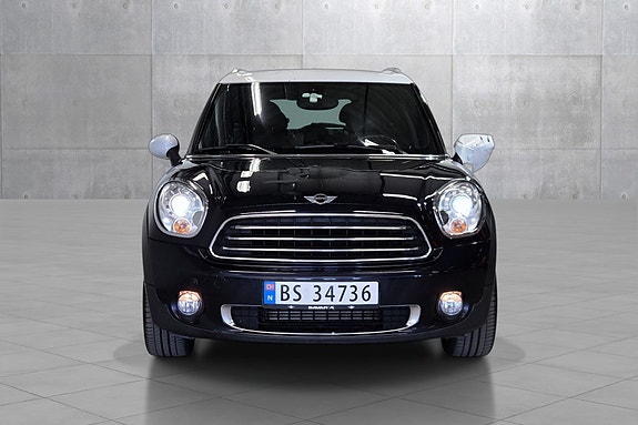 MINI Countryman SE 2 of 5