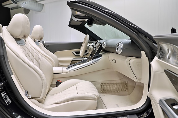 Mercedes-Benz SL43 2 of 5