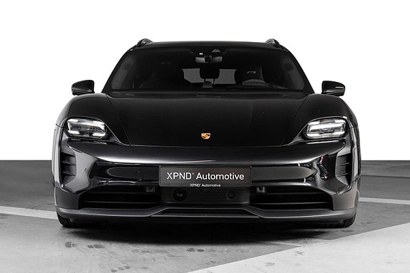 Porsche Taycan Sport Turismo 3 of 5