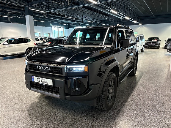 Toyota Land Cruiser 3 of 5