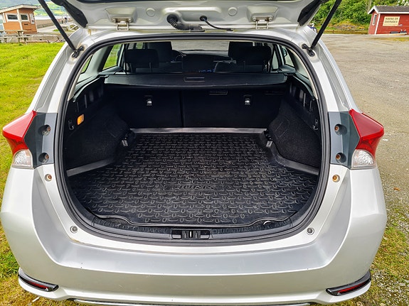 Toyota Auris 15 of 24