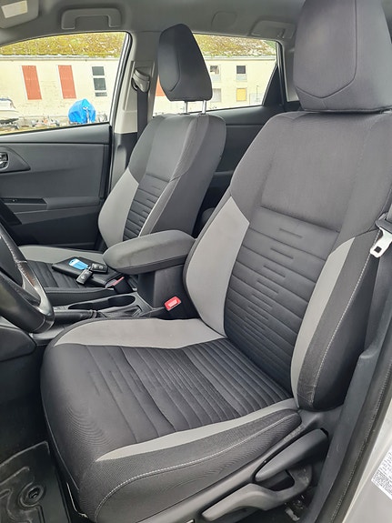 Toyota Auris 11 of 24