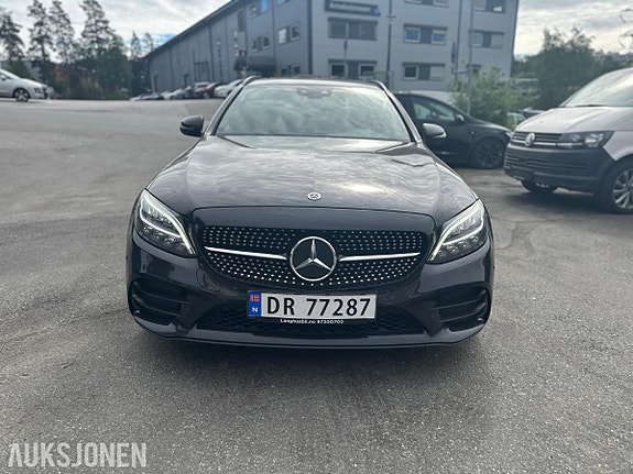Mercedes-Benz C-Klasse 2 of 5