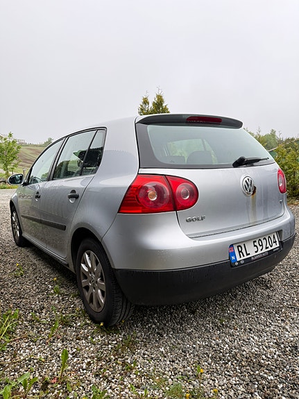 Volkswagen Golf V 4 of 5