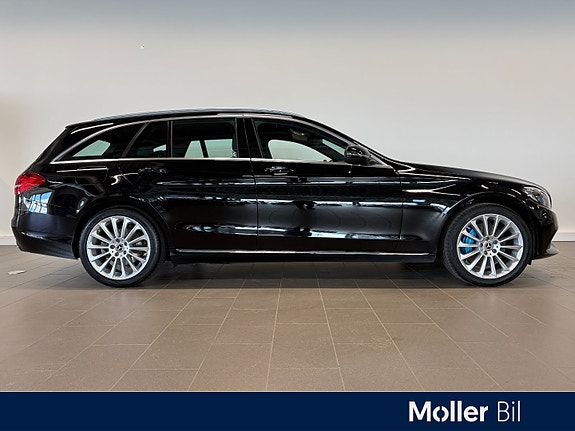 Mercedes-Benz C-Klasse 2 of 5