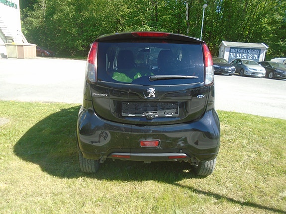 Peugeot iOn 4 of 5