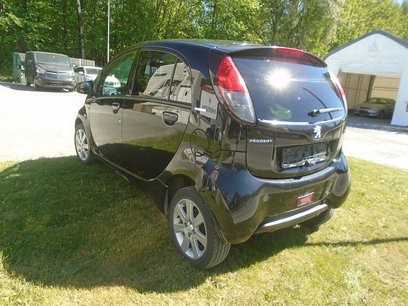 Peugeot iOn 5 of 5