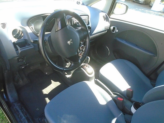Peugeot iOn 9 of 14