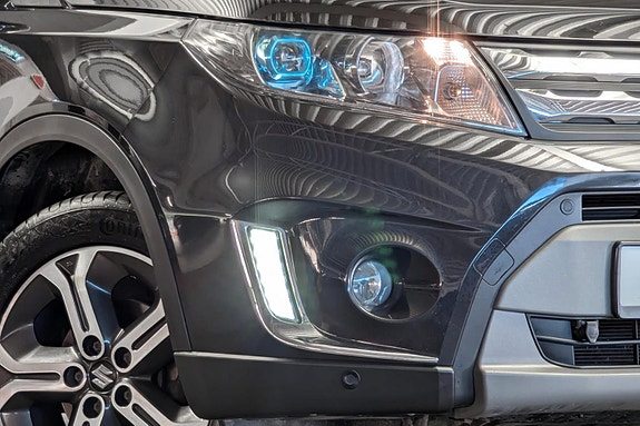 Suzuki Vitara 2 of 5