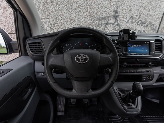 Toyota Proace 28 of 30
