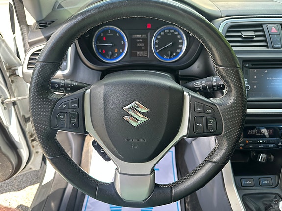 Suzuki SX4 S-Cross 7 of 28