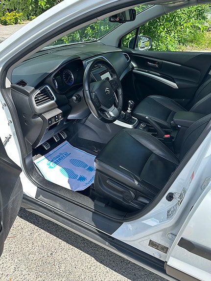 Suzuki SX4 S-Cross 5 of 5