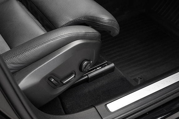 Volvo XC60 27 of 30