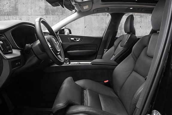 Volvo XC60 9 of 30