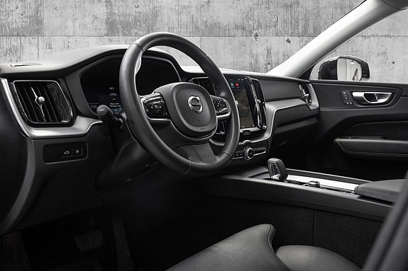 Volvo XC60 16 of 30