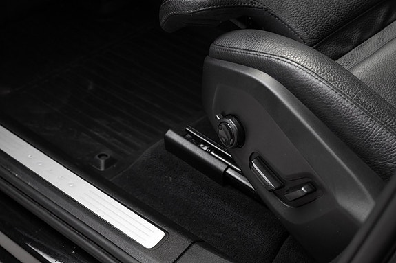 Volvo XC60 15 of 30