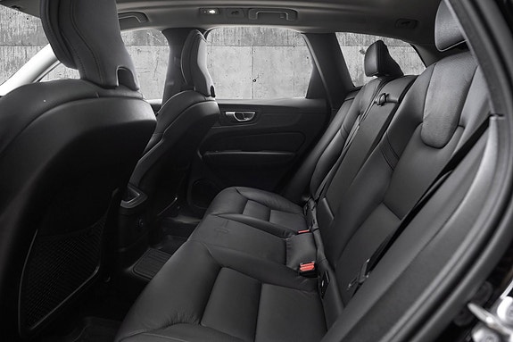 Volvo XC60 17 of 30