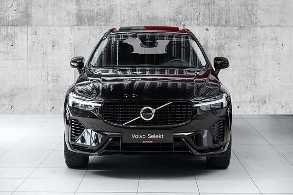 Volvo XC60 2 of 30