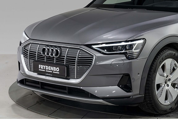 Audi e-tron Sportback 2 of 5