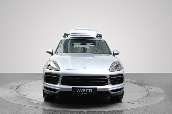 Porsche Cayenne 2 of 5