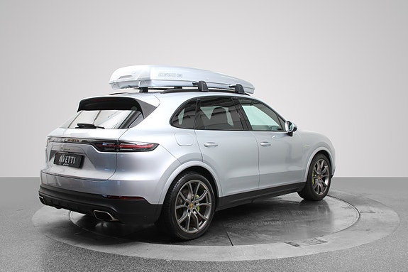 Porsche Cayenne 5 of 5
