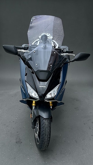 Honda Forza 750 4 of 5